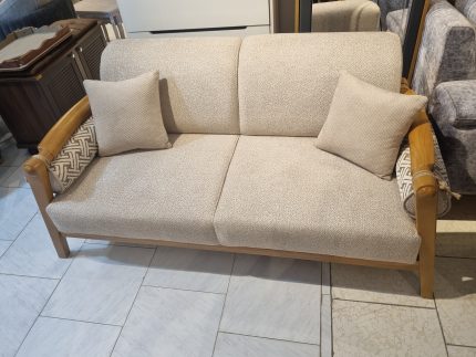 مدل ELAN مبل راحتی هشت نفره دسته چوب است. مبل حاج مصطفی عارفیان شاهین شهر یکی از مدل های خوب فروشگاه به شمار می رود